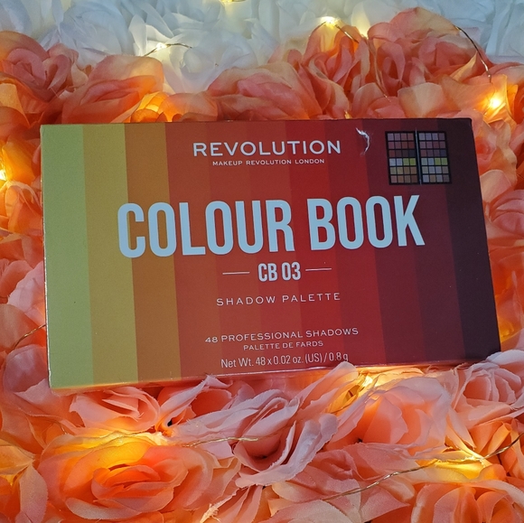 Makeup Revolution Colour Book Pallette - Picture 4 of 4